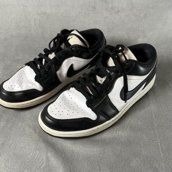 Nike Air Jordan 1 Low “Black & White” (Panda) Size 12 - Picture 3 of 6